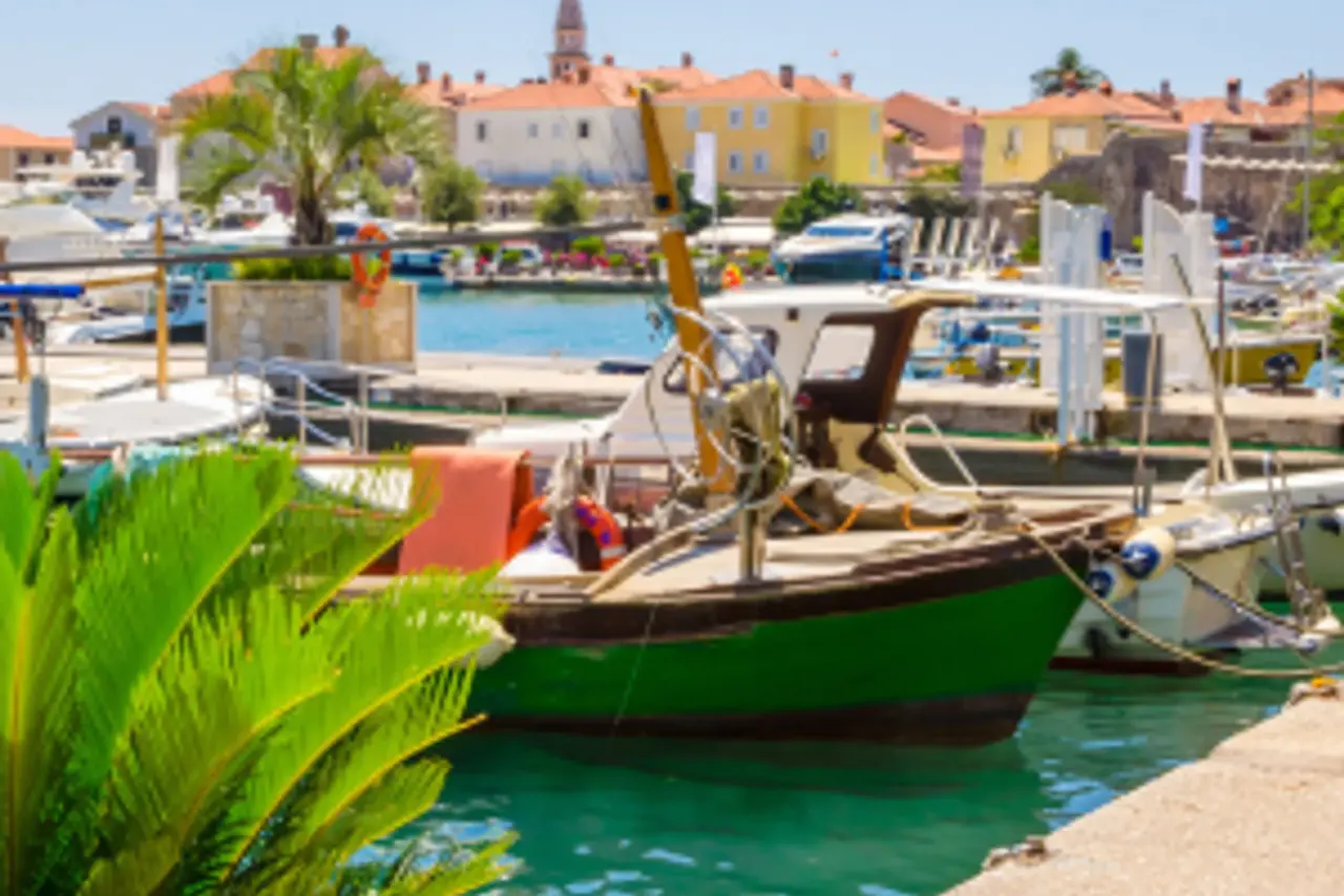 Blick über den Hafen von Budva